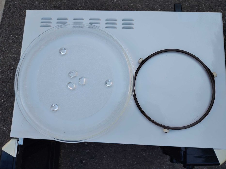 Cuptor cu microunde Electrolux , 20 L , 1000 W, Grill, Alb