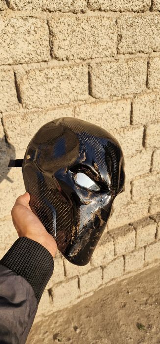 Maska niqob karbon carbon mativiy va glyansivi  iPhone samsung redmi