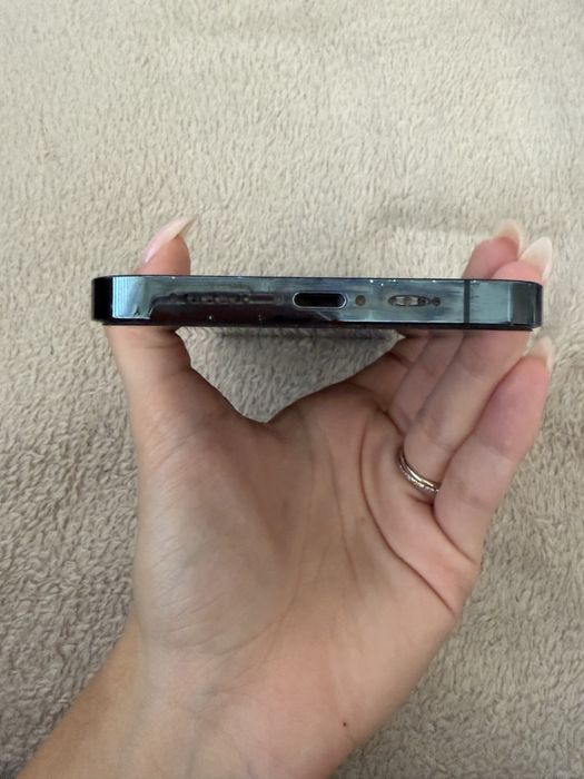 Iphone 12 PRO MAX в много добро състояние