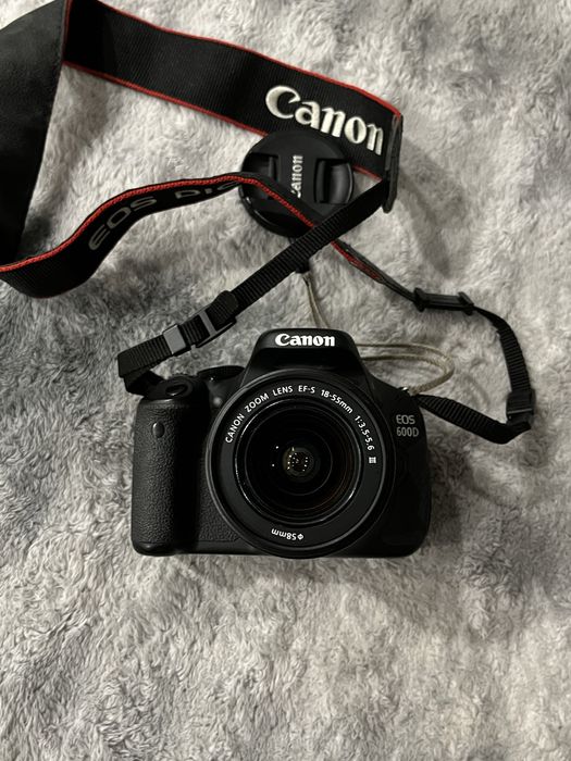 Продам фотоаппарат canon EOS 600D