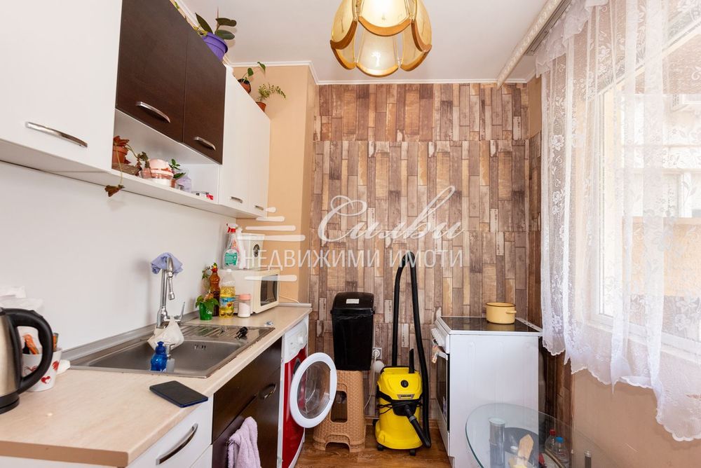 Двустаен апартамент - кв. Тракия