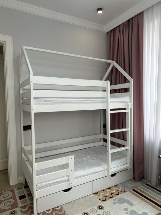 Кровать двухъярусная