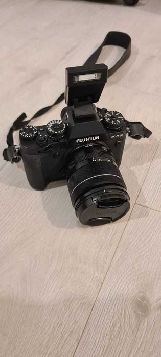 Fujifilm X-T2 + Obiectiv 18-55mm f/2.8-4 + Rucsac Lowepro Tahoe BP 150