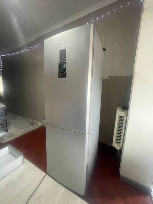 Продается холодильник Самсунг Б/У