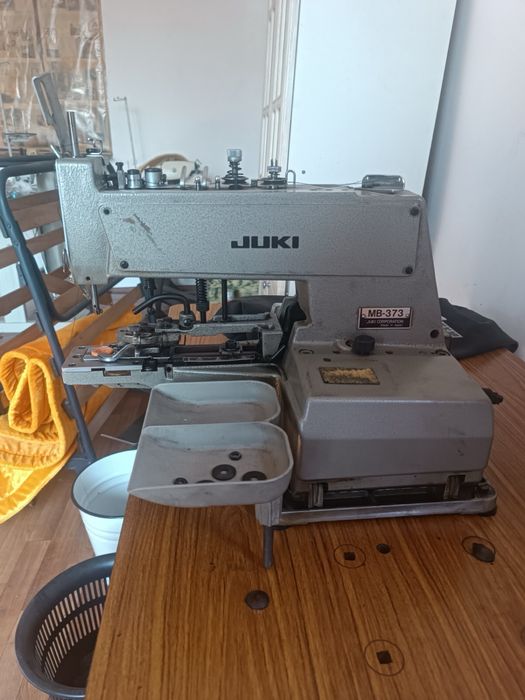 Пуговичная машинка