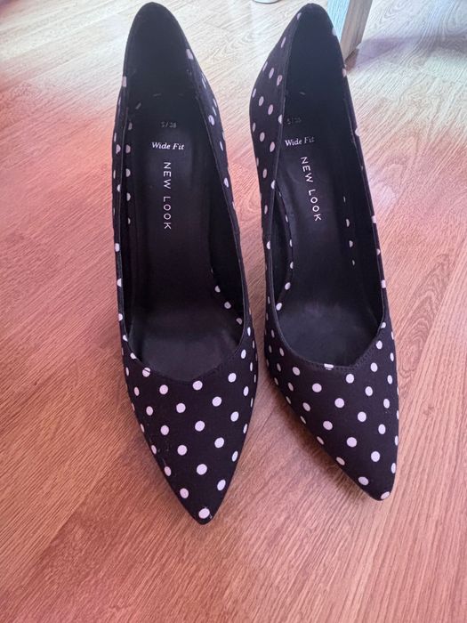 Черни Токчета на точки 38 номер