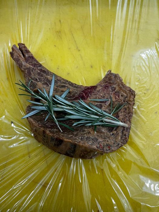 Стейк жылқы сиыр етінен