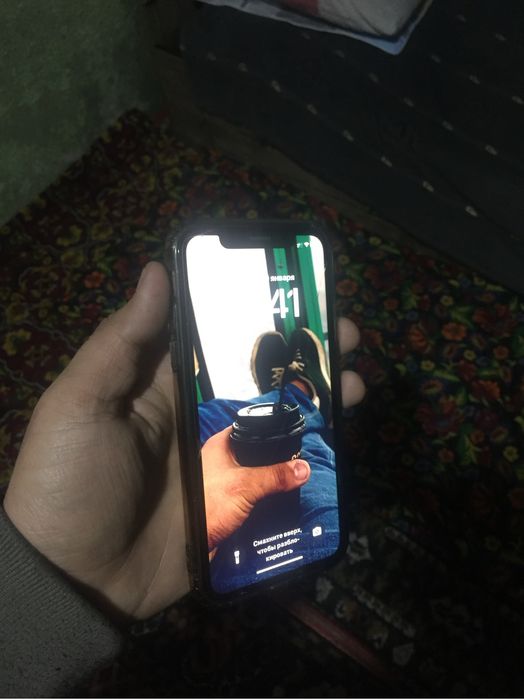Iphone xr. 64 xotirali