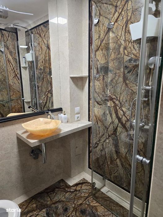 De vanzare Apartament 4 camere, zona Cetate Liceul Sportiv.