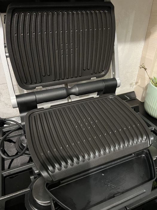 Vând Gratar electric TEFAL OptiGrill 2000W
