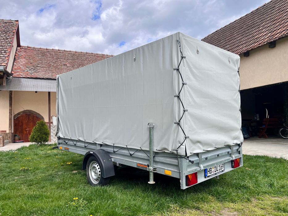 Remorcă Neptun N7-350 CT basculabilă, 750kg, prelată înaltă laterală + troliu