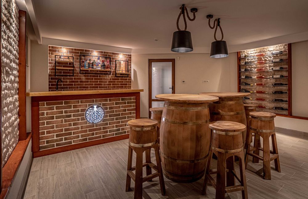 Cazare cu ciubăr la Brașov | 8 persoane | Roots Villa Sequoia