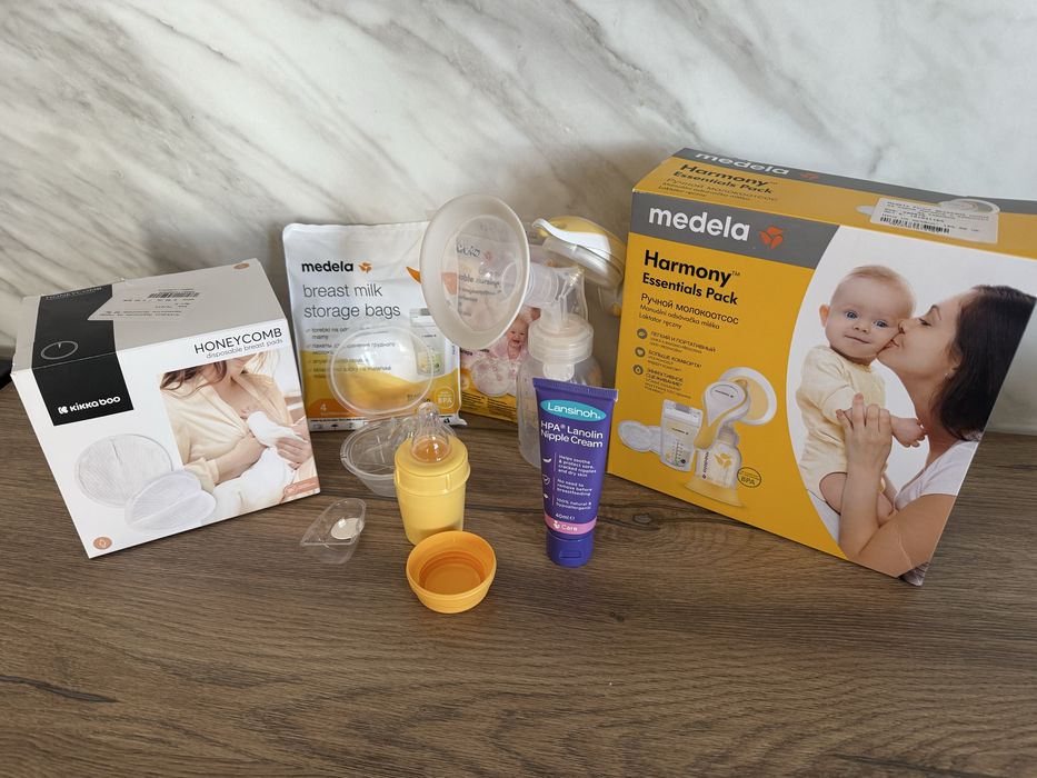Ръчна помпа за кърма Medela + още неща