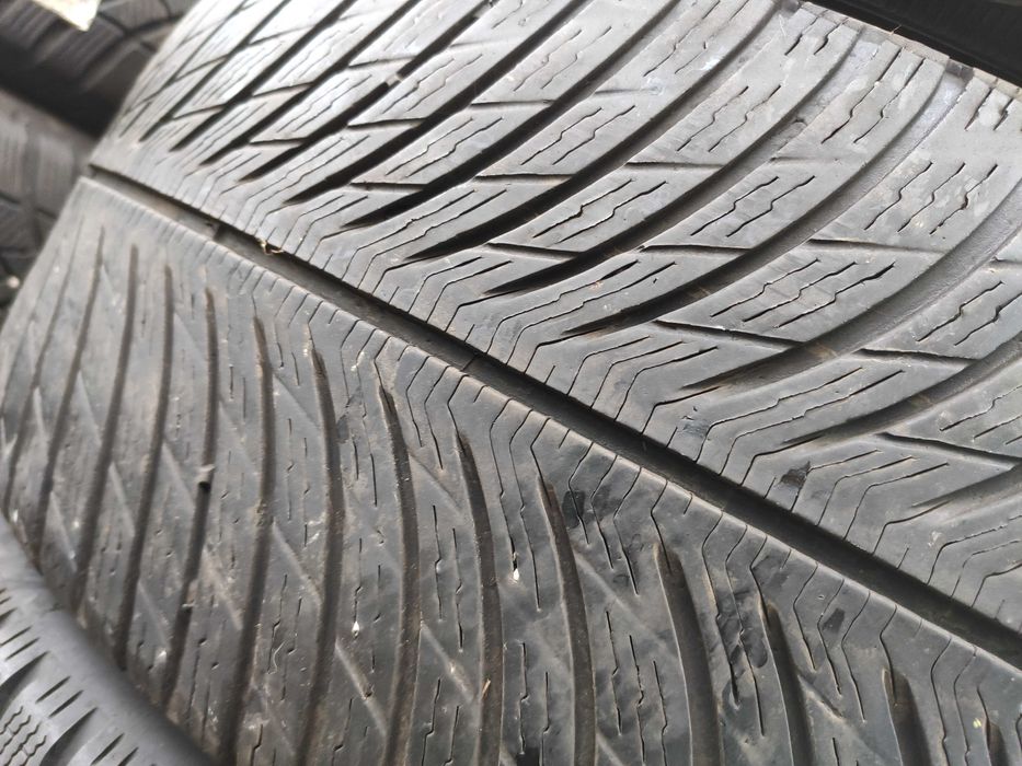 2бр Зимни гуми 245 45 18 - Michelin - DOT 2022
