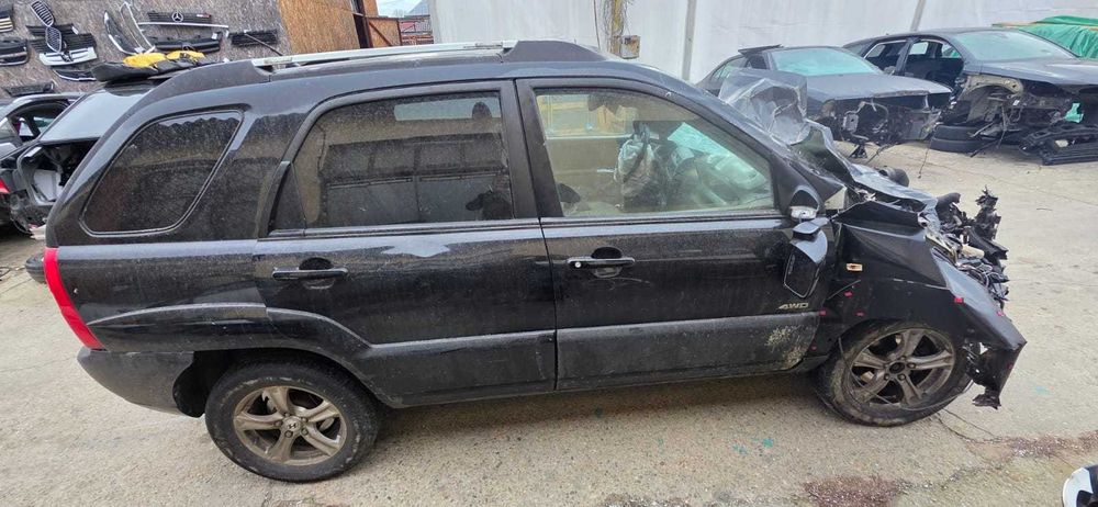 Dezmembrez Kia Sportage 4x4 2.0 CRDI cod motor D4EA euro 4an 2007