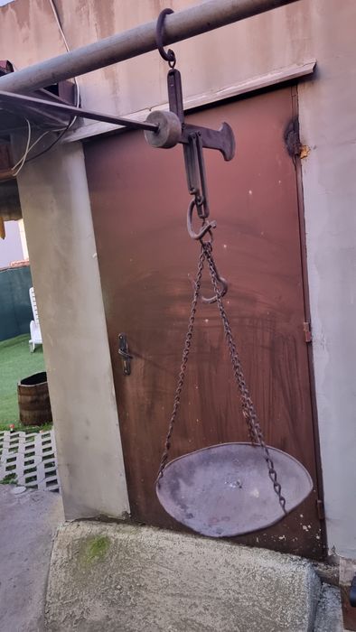 Продавам много стар кантар