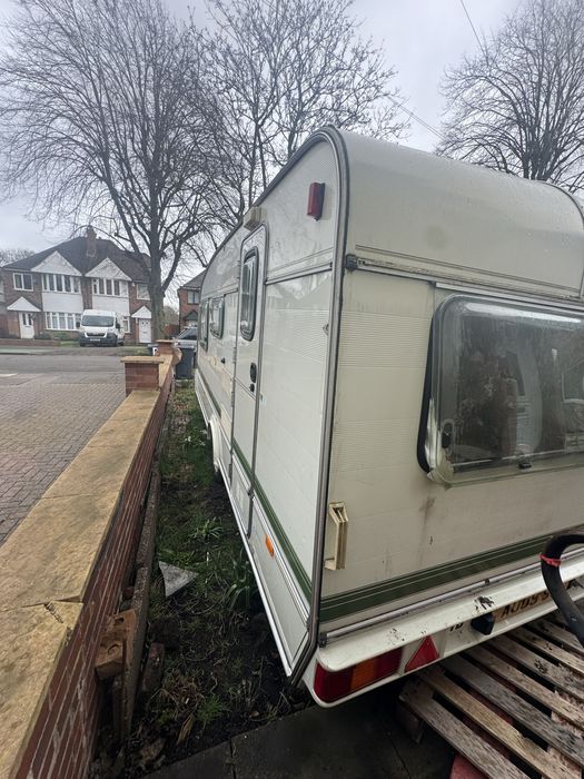 Rulota Elddis 2 paturi