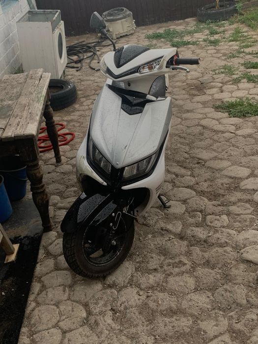 Продам скутер м8
