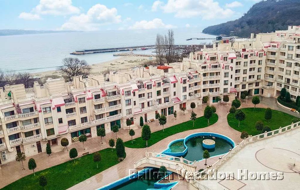 Зашеметяващ 3-стаен апартамент с гледка към морето във Varna South Bay Residence