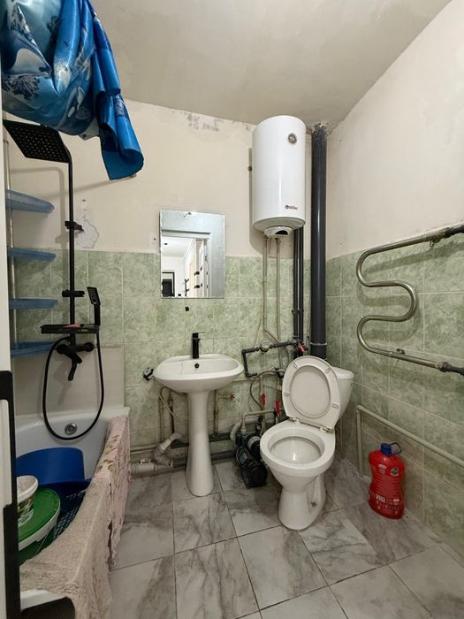 Левый берегте 2 бөлмелі пәтер сатылады