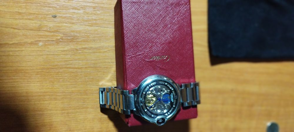 Schimb sa vind ceas automatic cartier