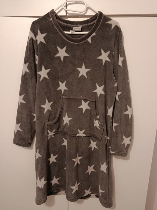 Vând  Rochie de casă din catifea.