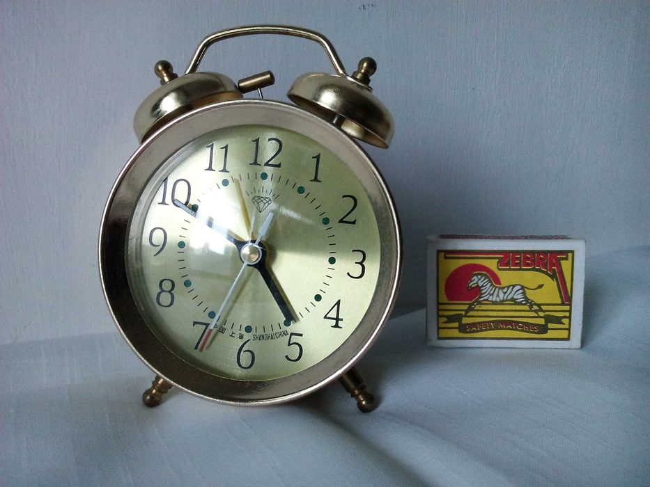 Механичен часовник будилник