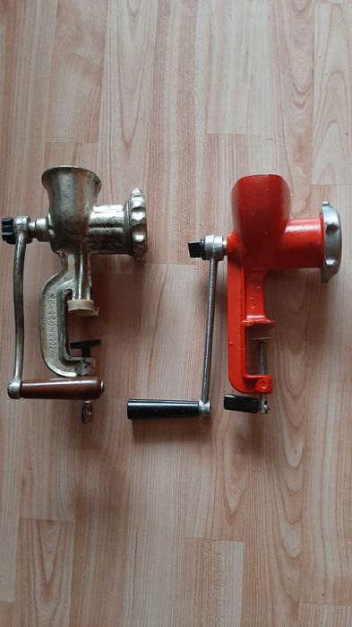 Ръчни месомелачки