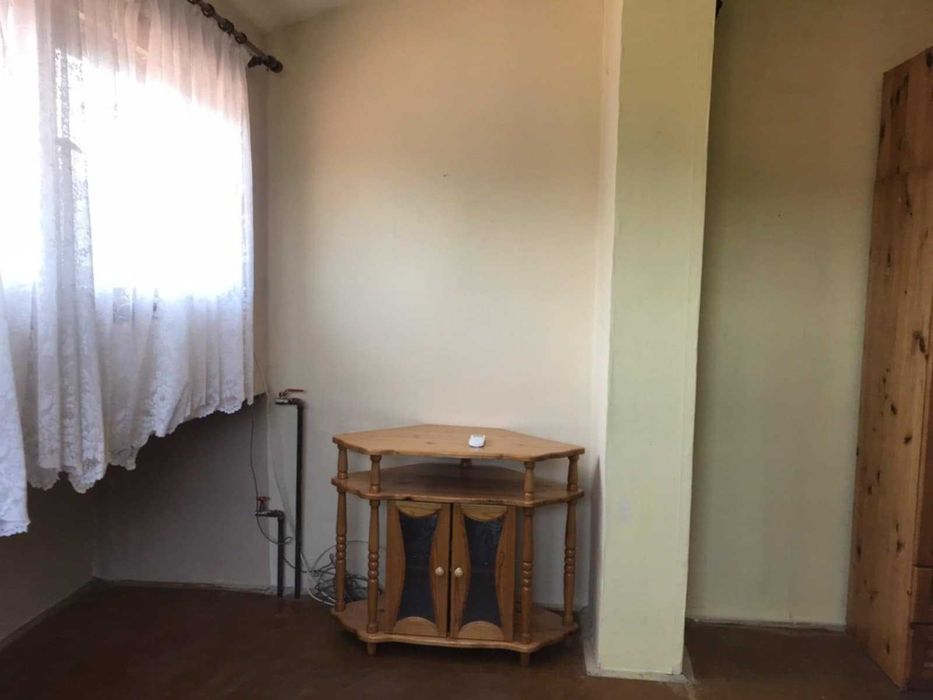 Дава се под наем Едностаен апартамент в Плевен, Сторгозия - 30 кв.м за 178.5 € - Снимка #2