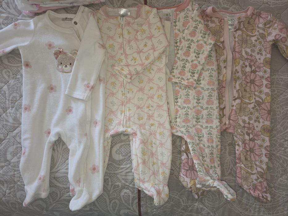 неща за момичета от 0 до 6 месеца