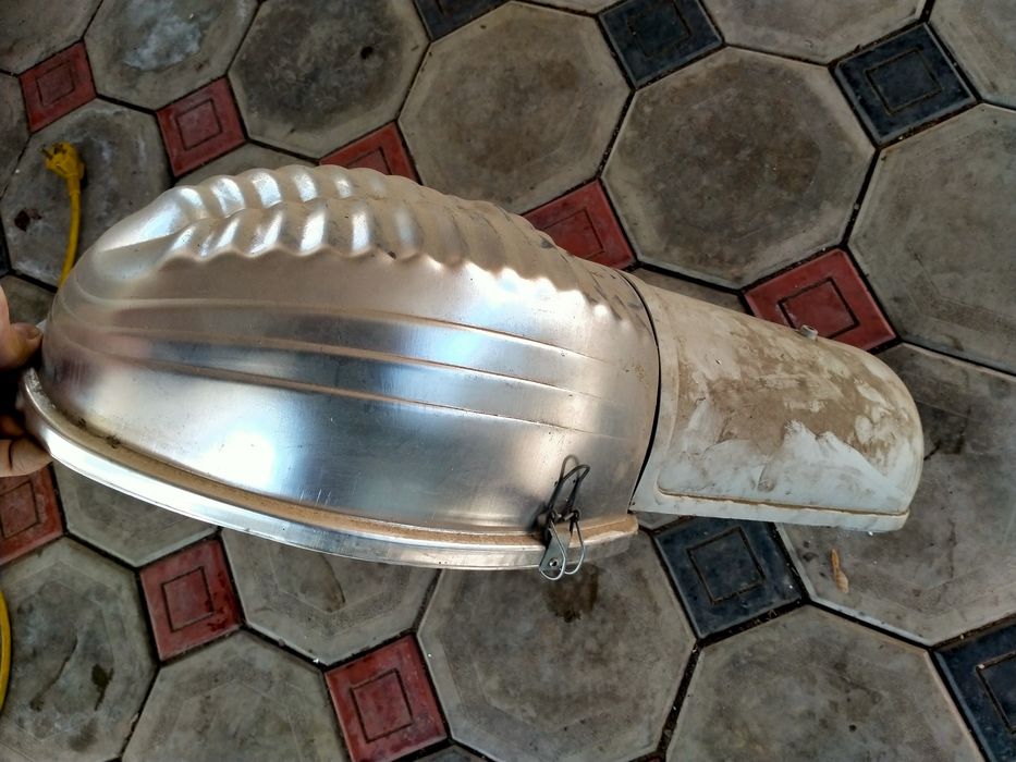 Уличный фонарь !