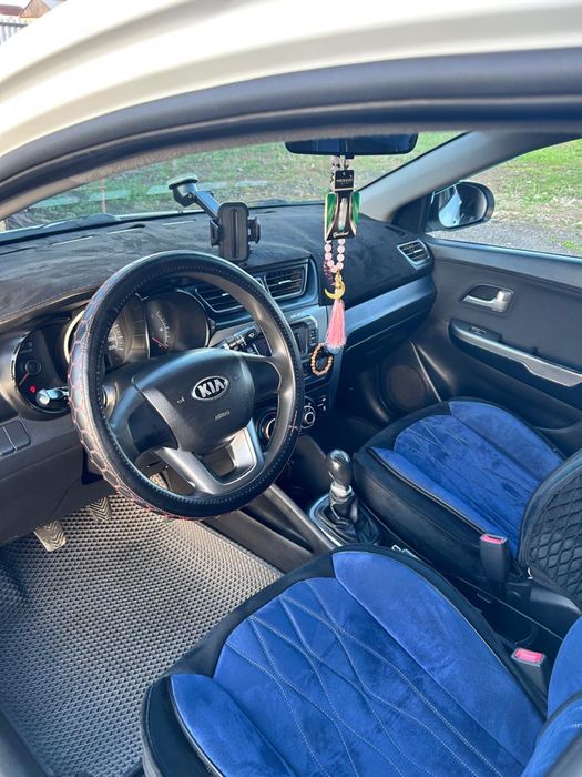 Продам машину Киа механика