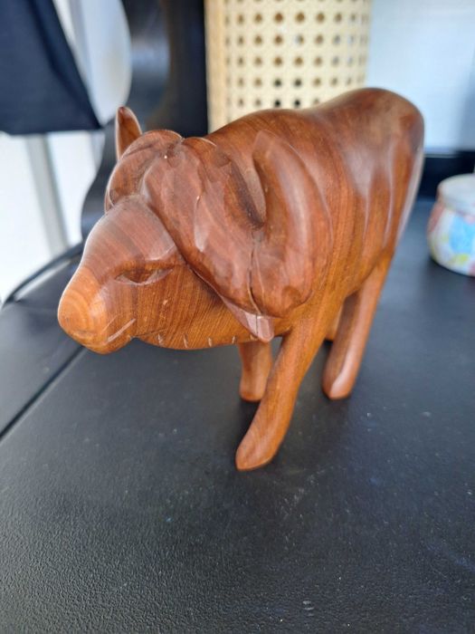 Африканска дървена статуетка Телец