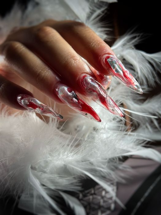 Маникюр/педикюр и наращивание ногтей