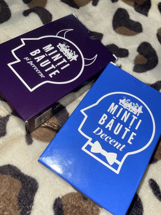 Carti de joc minti baute