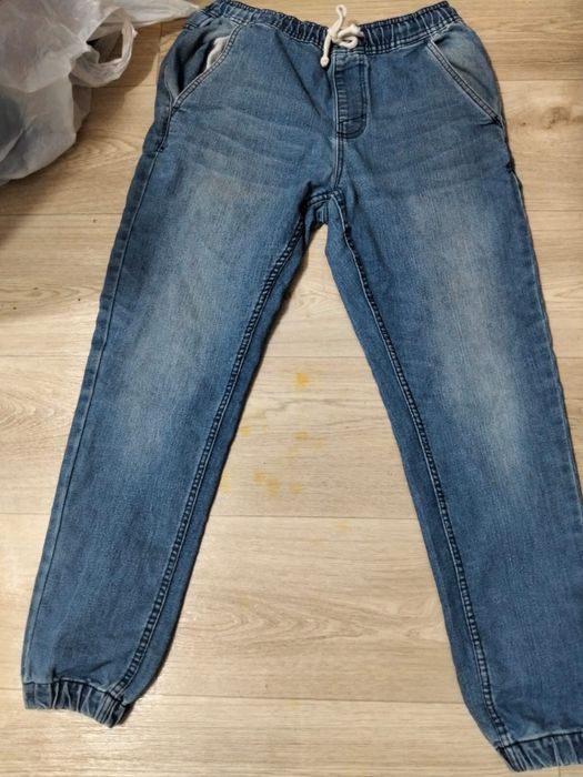 Продам джинсы 3 шт за 5000