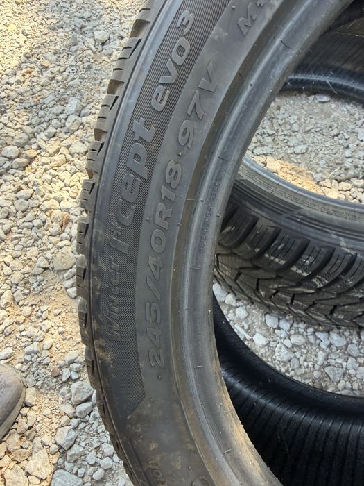 245/40 R18 2броя зимни гуми