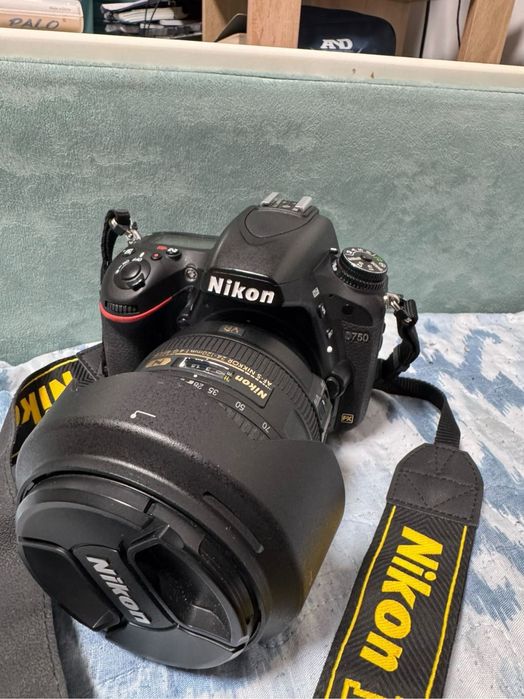 Nikon 750d………………