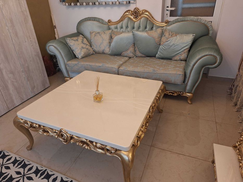 Mobilier living lemn masiv 10.000 lei
