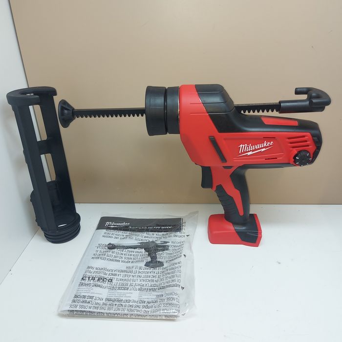 Акумулаторен пистолет за силикон Milwaukee C18 PCG/310C