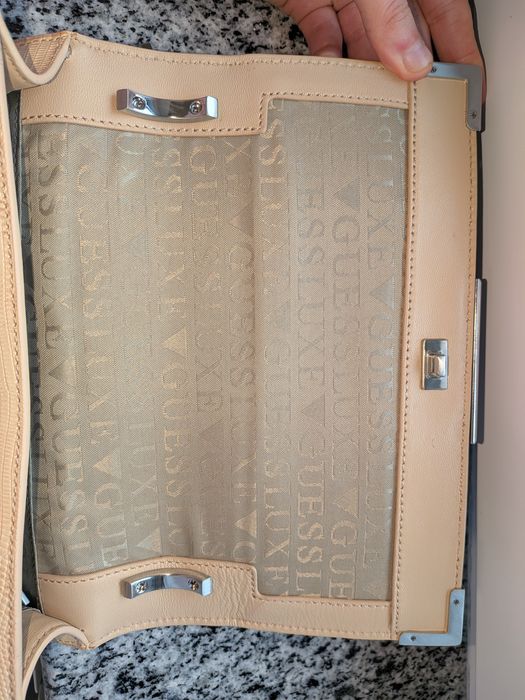 Geantă de umăr bej Guess Luxe originală piele cu lanț
