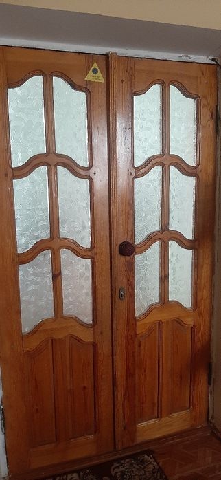 Ппродаю б/удвери из дерева