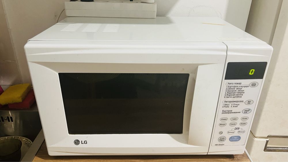 Микроволновка в хорошем состоянии