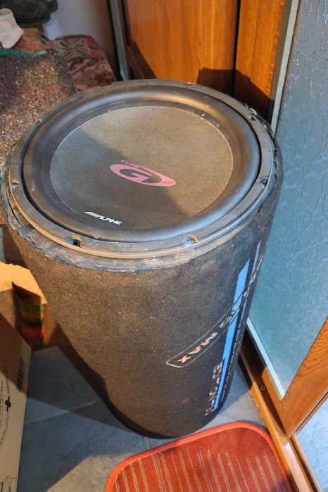 Бас каса за кола 12 ка Alpine усилвател MAC