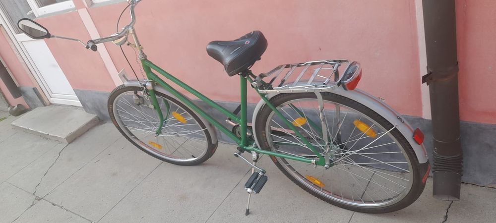 Vând bicicleta simpla  functionala