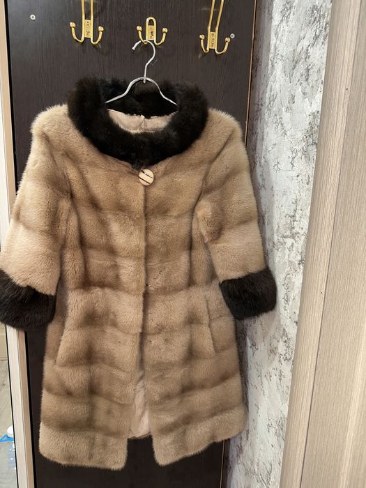 Шуба , норка , опушка песец