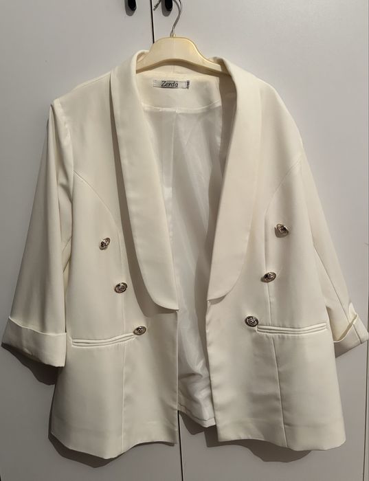 Костюм женская белый