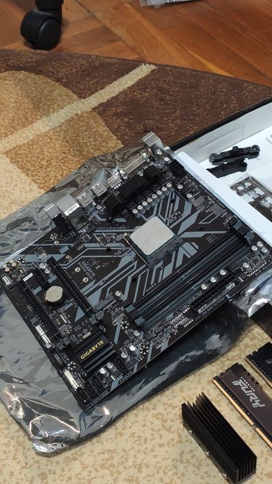 Kit complet placa B450M (Gigabyte) proc Ryzen 5 5600x 16gb DDR4 kingston