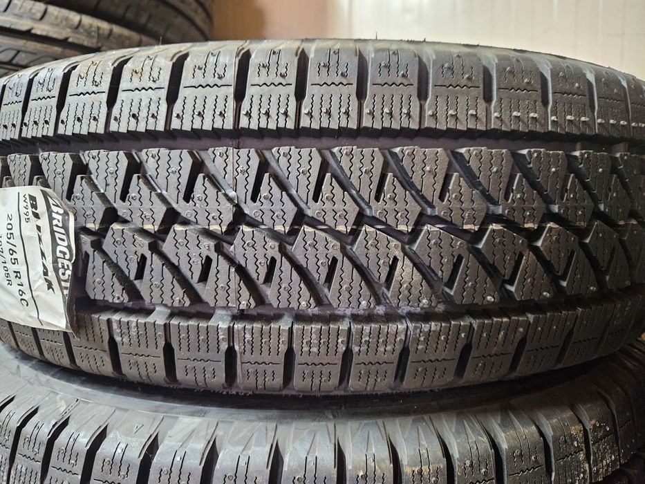 205/65R16C Bridgestone зимни