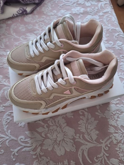 Маратонки GUESS 41номер